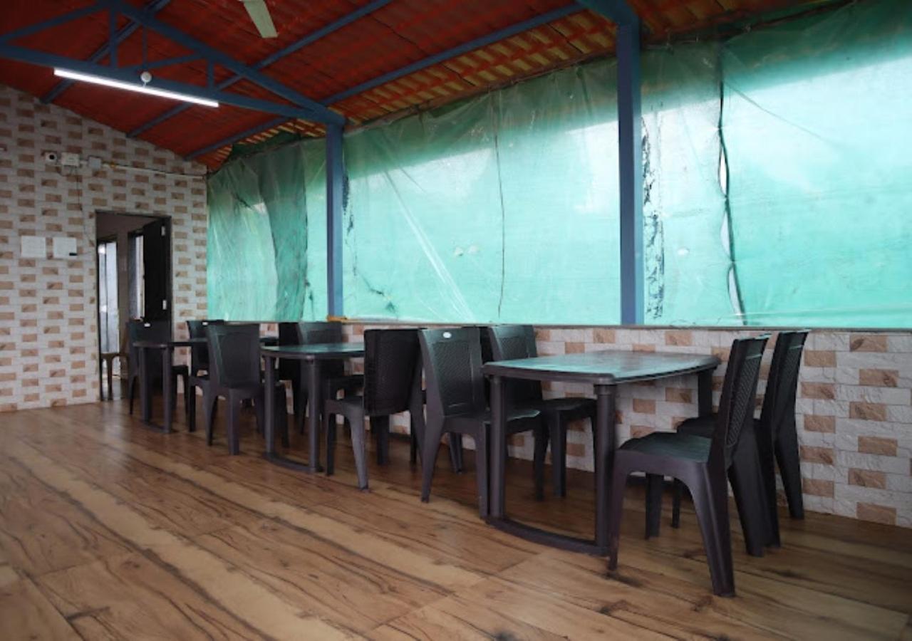 Sea King Beach Resort Ganpatipule Ngoại thất bức ảnh