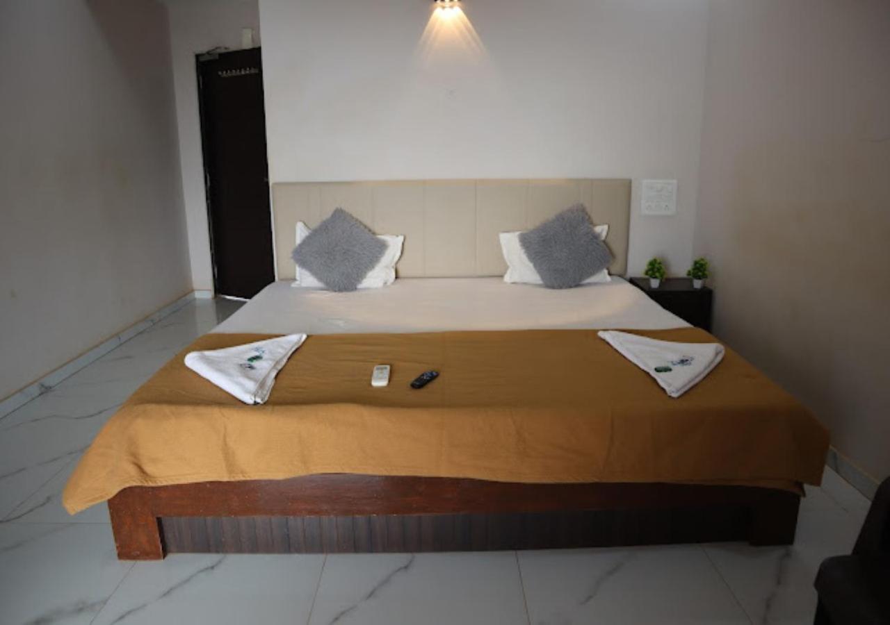 Sea King Beach Resort Ganpatipule Ngoại thất bức ảnh