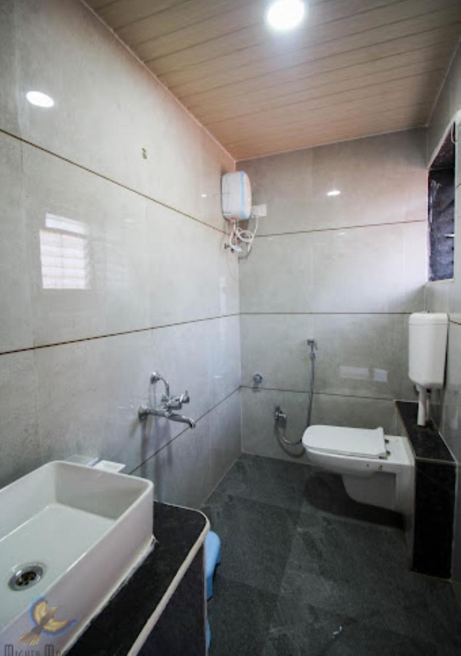 Sea King Beach Resort Ganpatipule Ngoại thất bức ảnh